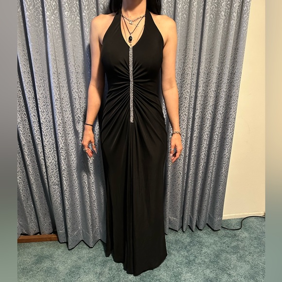 Black halter prom / evening dress - Picture 5 of 5